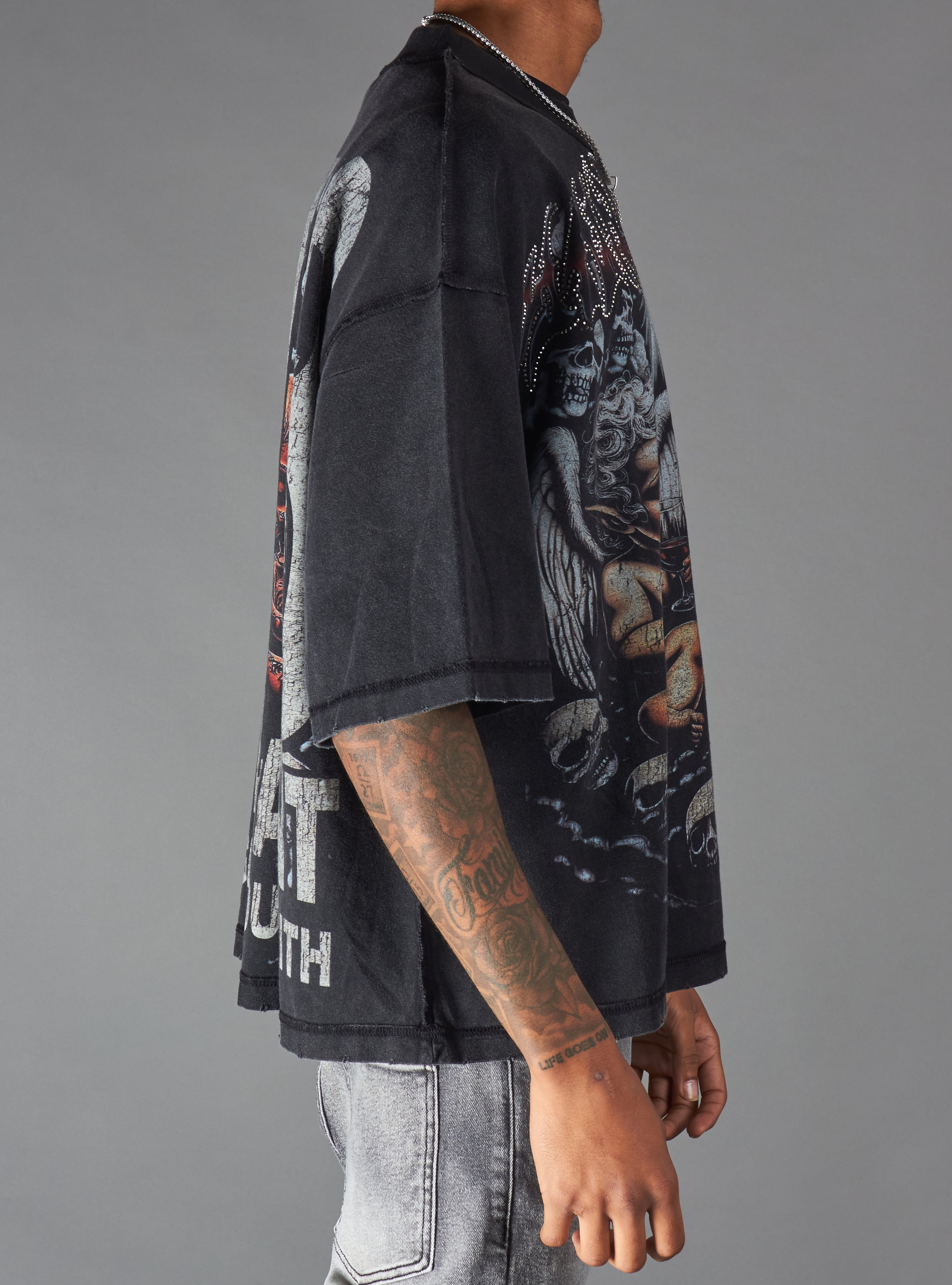 Young Saint T-Shirt - Veil - Black - 523